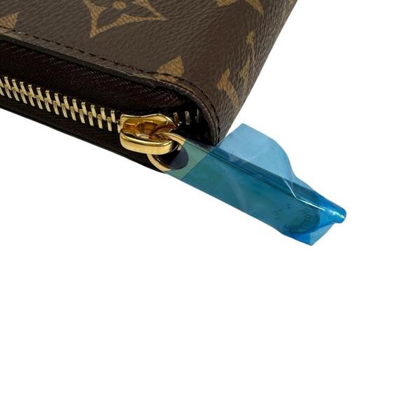 LOUIS VUITTON Brown Monogram Wallet - Picture 5 of 12